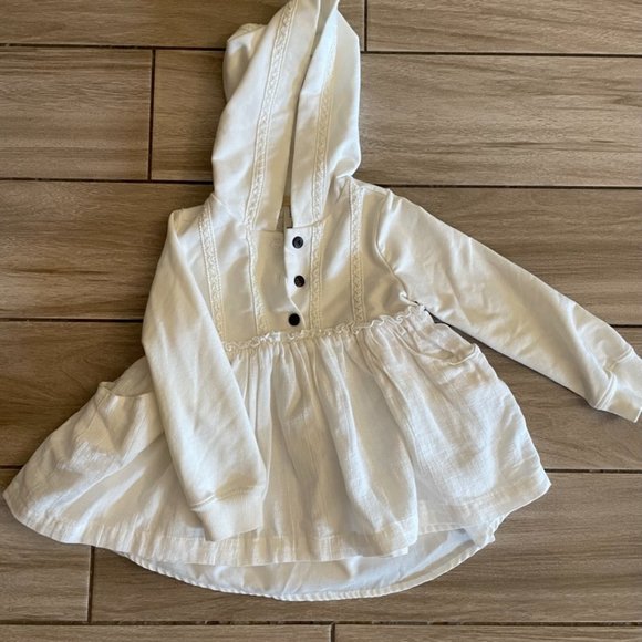 Max Studio Other - Girls Max Studio Kids White Hooded Shirt Ruffle Skirt 3T